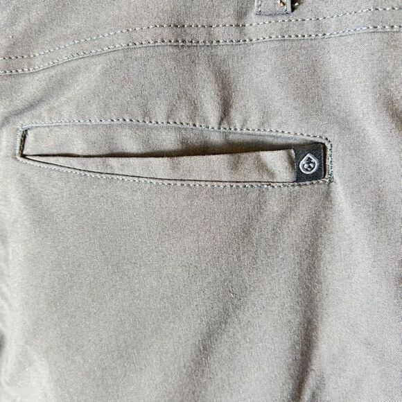 Tasc Motion Medium Gray Performance Flat Front 9"Inch Inseam Shorts Size 38 - Picture 8 of 14